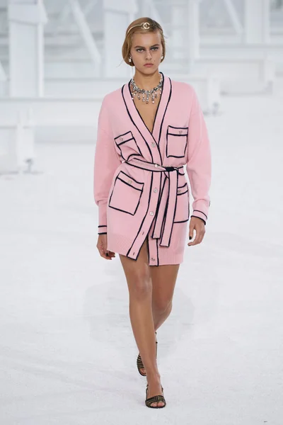 Look 12